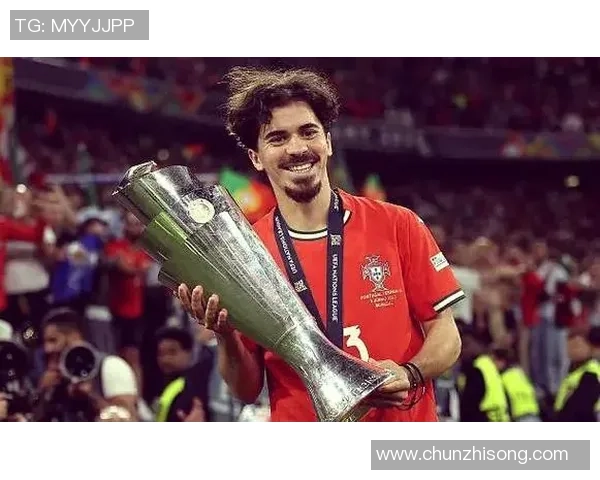 足球明星19号是如何在赛场上创造传奇与荣耀的故事